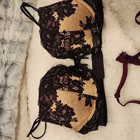 VICTORIAS SECRET BRA BUNDLE (3) 34C - Picture 2 of 7
